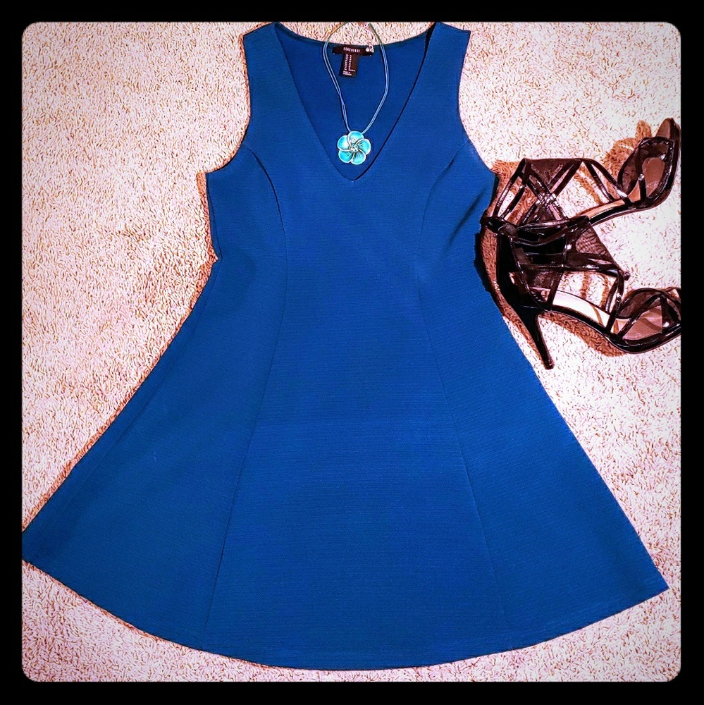 Beautiful Teal V-neck Dress